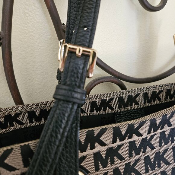 Michael Kors Jet Set Tan and Black Monogram Tote Shoulder Bag - Picture 9 of 12